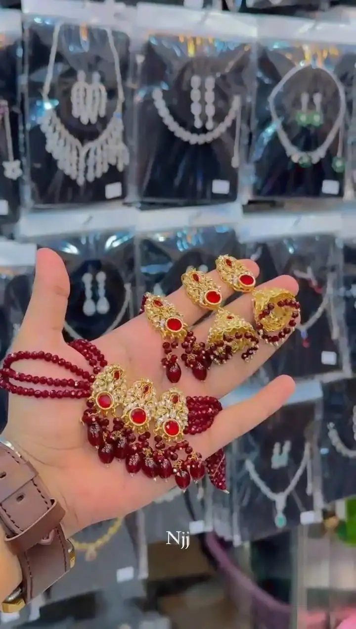 Luxury Ruby Red Bridal Jewelry Set – Elegant Beads & Stone Design