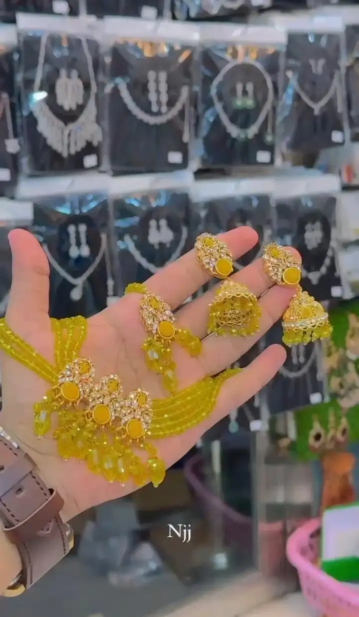 Luxury Ruby Red Bridal Jewelry Set – Elegant Beads & Stone Design