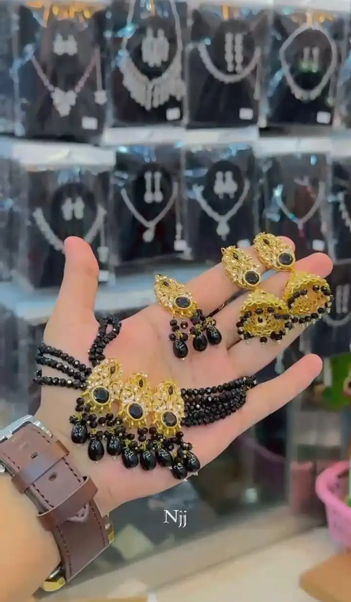 Luxury Ruby Red Bridal Jewelry Set – Elegant Beads & Stone Design